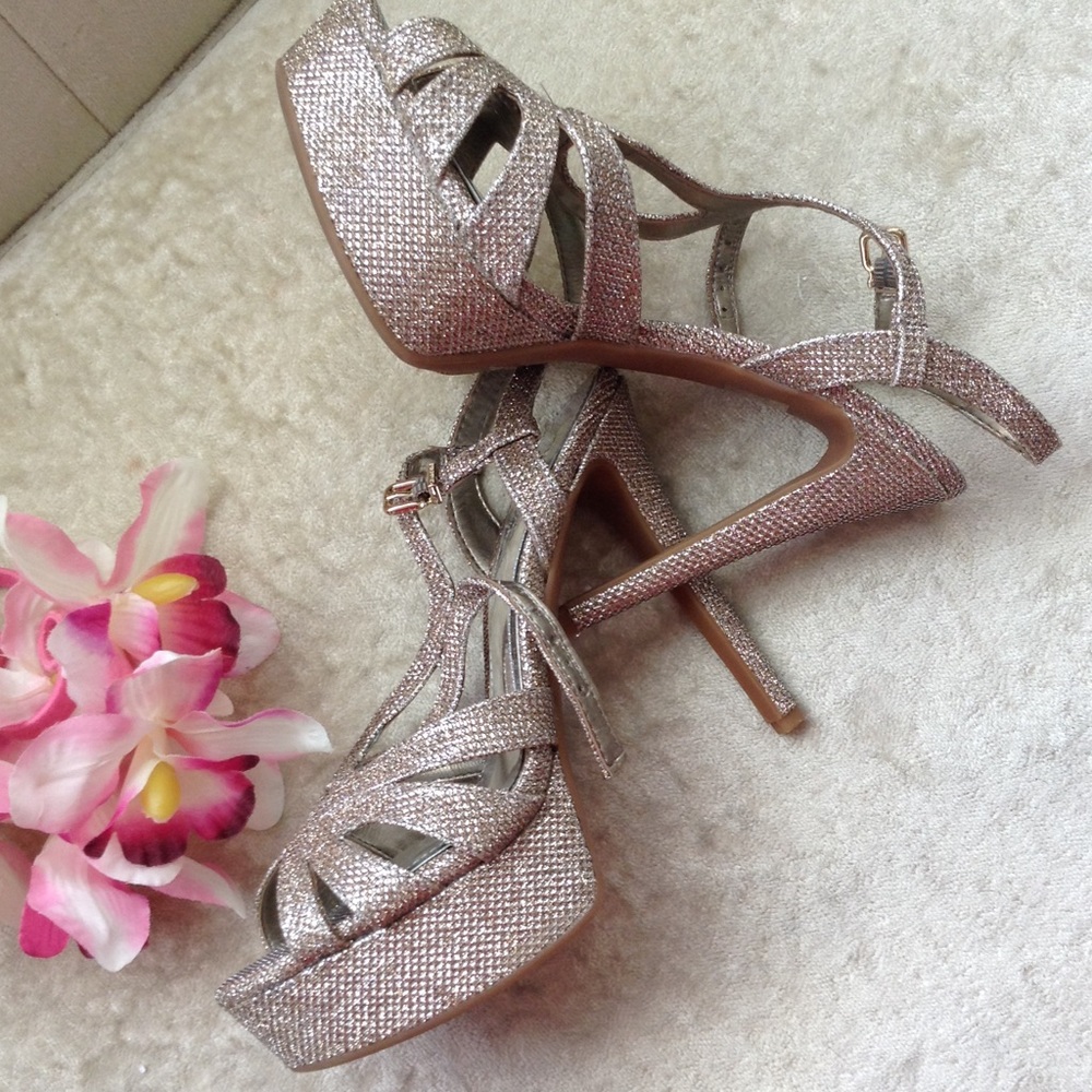 GIANNI BINI  PLATINUM COLLECTION SPARKLY PLATFORM SANDALS 6 M